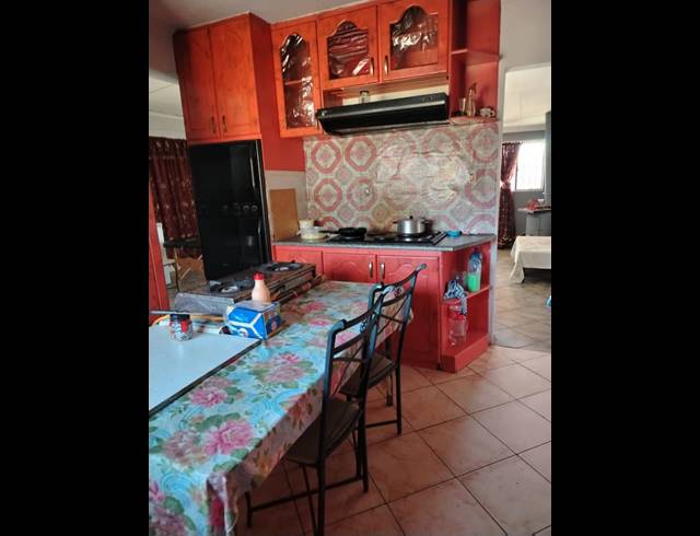 3 BEDROOM FREEHOLD FOR SALE IN SUNSET VIEW